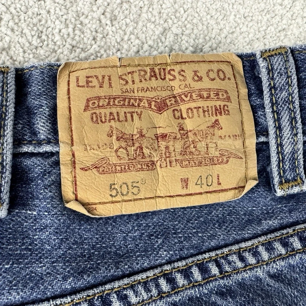 Levis 505 Denim Blue Jorts Mens Dad Shorts ~ 40 Regular ~ Small SPOT ~ W40